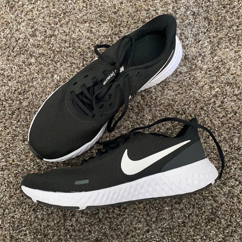 BRAND NEW Nike Revolution